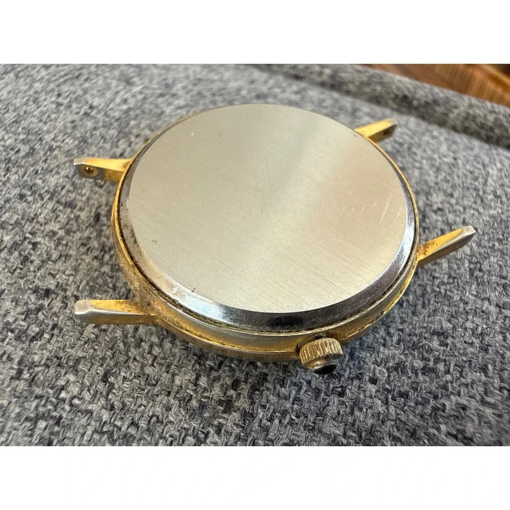 Moulin quartz watch